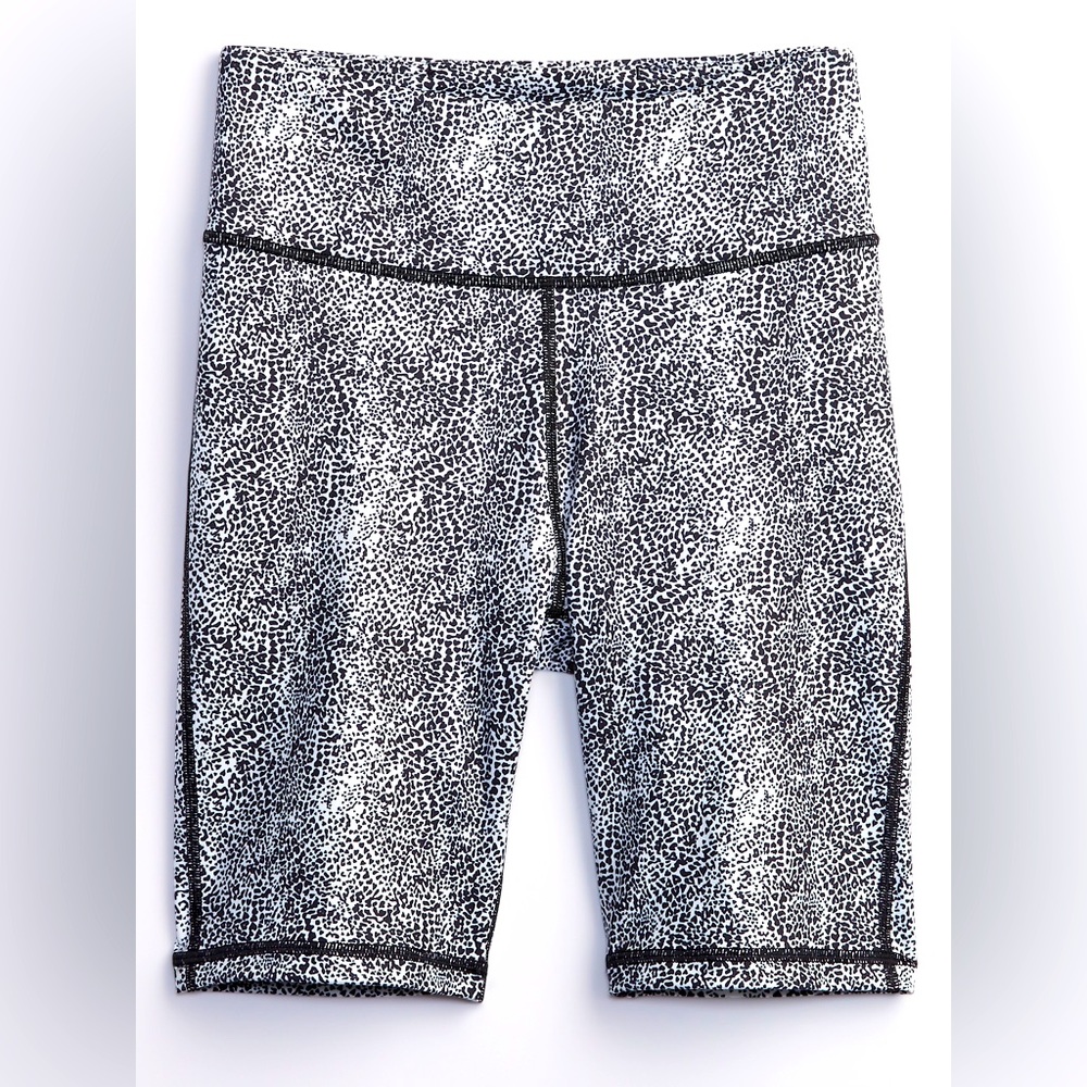 GapFit High Rise Bike Shorts Size Small Black and White Cheetah Workout Active